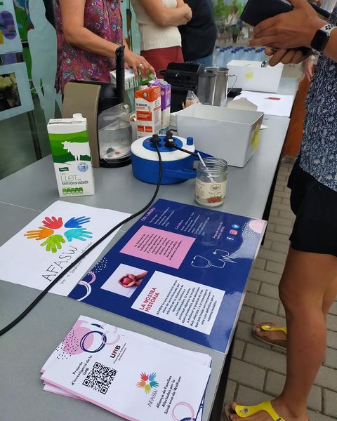 Acabamos el curso escolar formando parte de las celebraciones de fin de curso en l'Escola Thau Sant Cugat. Muchas gracias al centro, por visibilizar el Síndrome de Wolfram y ayudarnos a impulsar la terapia génica para el Síndrome de Wolfram. Y gracias a las familias, por su esfuerzo y dedicación para conseguir una cura para esta enfermedad.